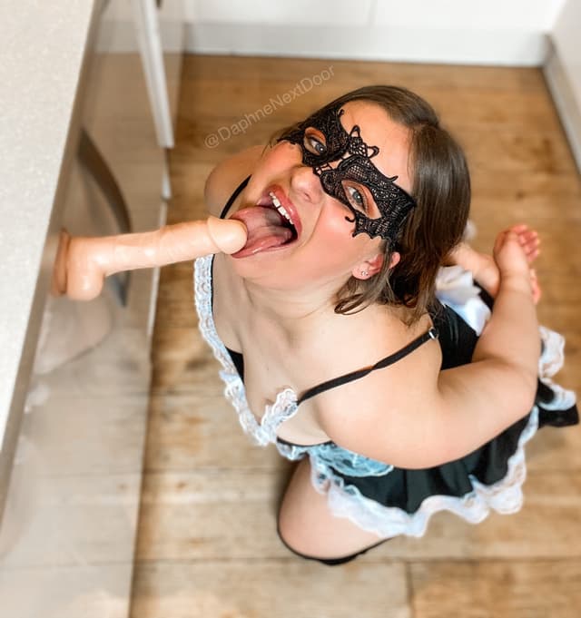 😇 𝐃𝐀𝐏𝐇𝐍𝐄 ℕ𝔼𝕏𝕋 𝔻𝕆𝕆ℝ 🥵